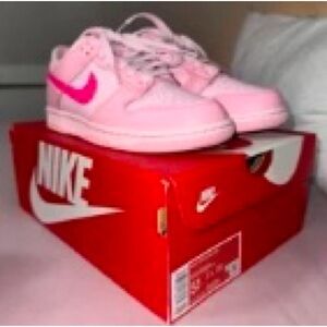 Nike Pink Sneakers